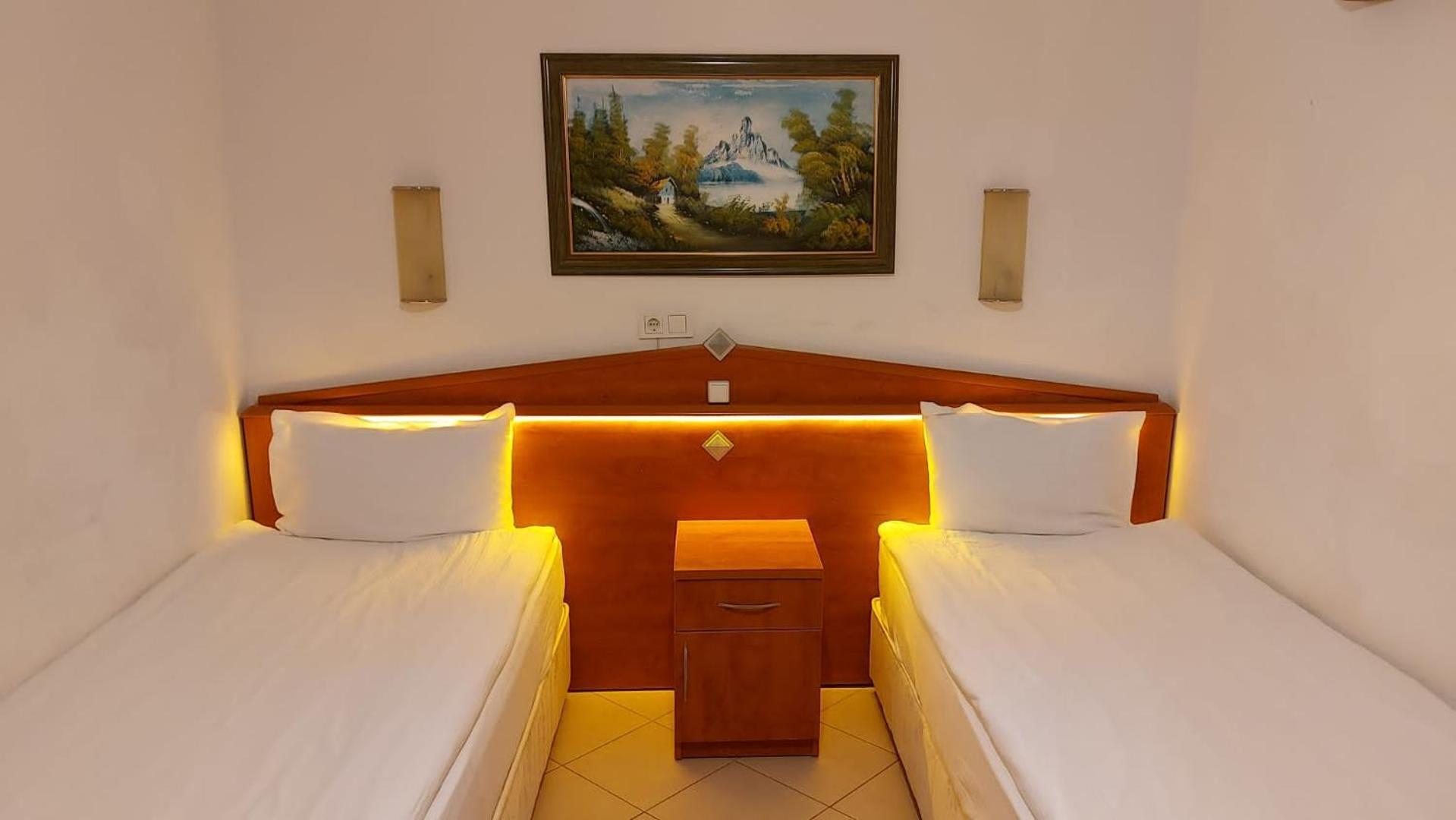 Otel Beyaz Melek